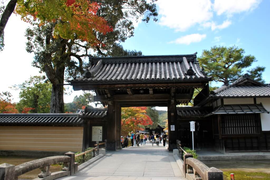 Puerta de entrada al Kinkaku-Ji