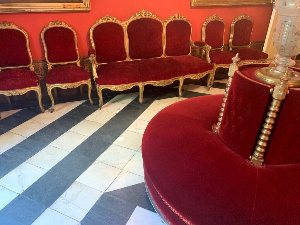 Interior Salón Rojo